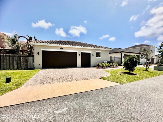Building Photo - 2523 Rodina Dr