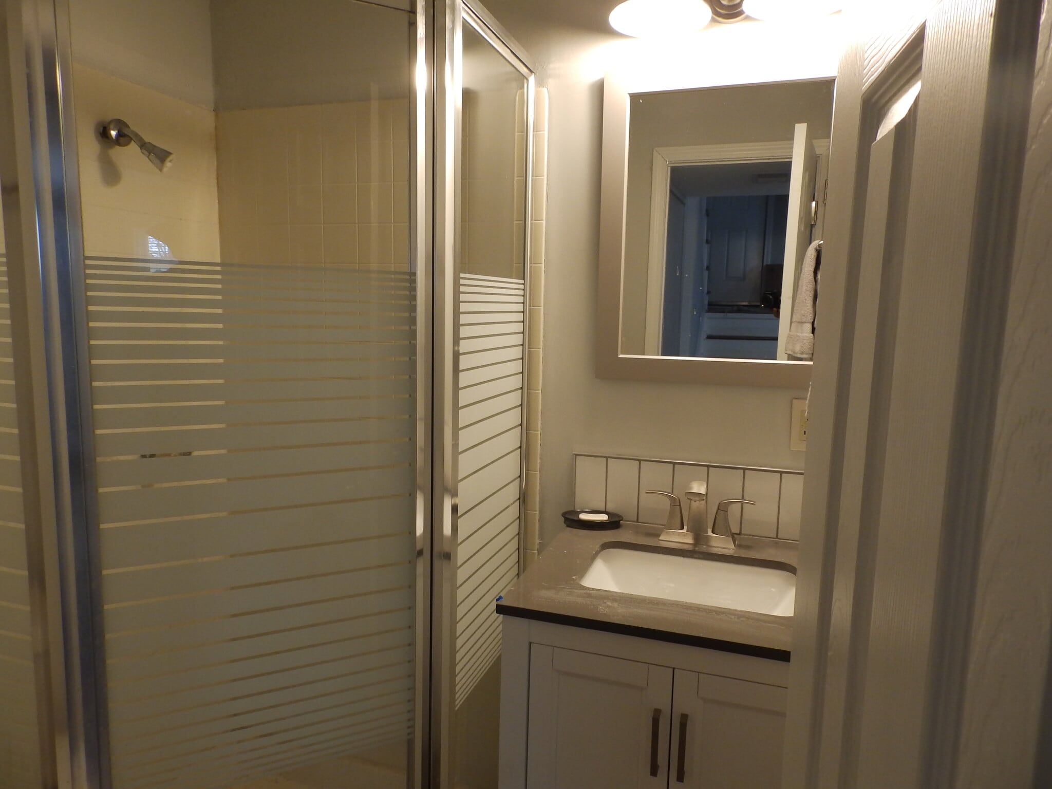 shower bath - 10008 W 95th St