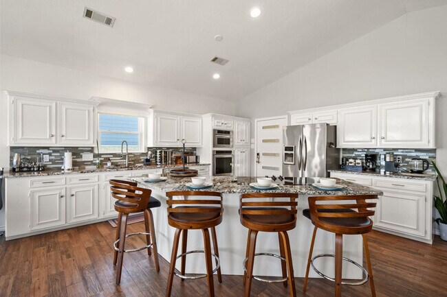 Building Photo - 1012 Chestnut Dr