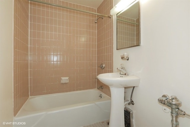 Building Photo - 1450 E 55th Pl