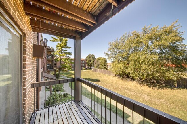 Building Photo - 1531 E Winslowe Dr