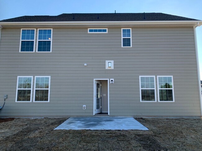 Building Photo - Resort life for your family in the Palisades!