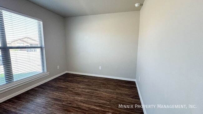 Building Photo - 2101 N Jayton Ave