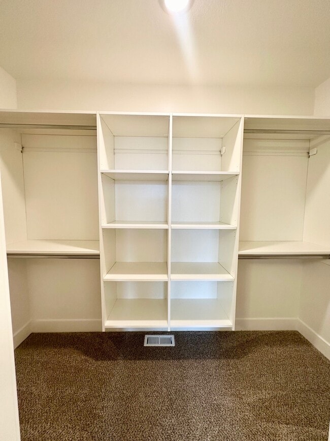 Building Photo - NT 3367