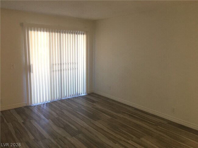 Building Photo - 3151 N Soaring Gulls Dr