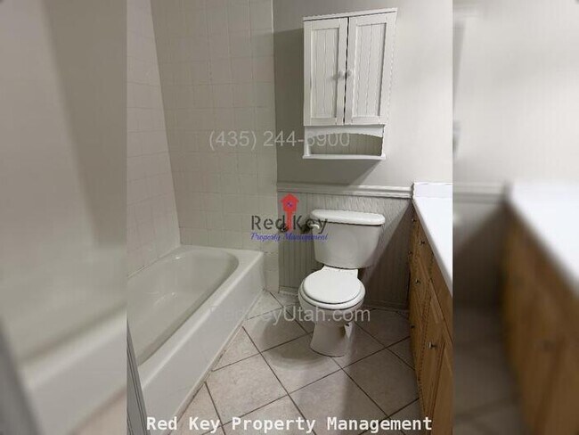 Building Photo - 790 N Single Family Home