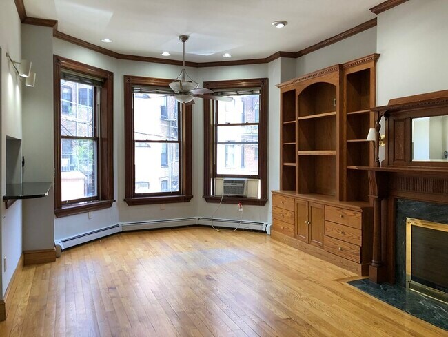 Building Photo - 389 Marlborough St