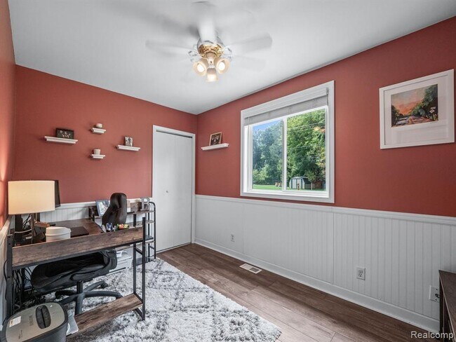 Building Photo - 3500 Fieldview Ave