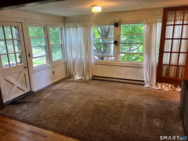 Building Photo - 64 Winter Ave