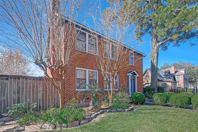 Building Photo - 2412 Oakdale St