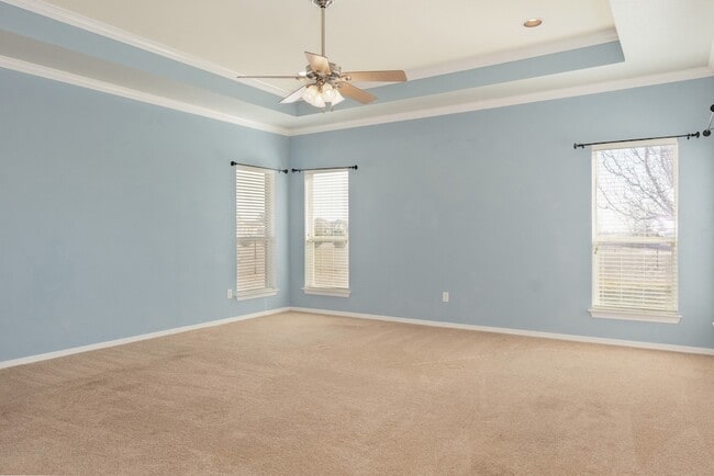 Building Photo - 115 Kenwick Ct