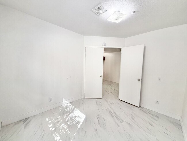 Building Photo - PS T 66369