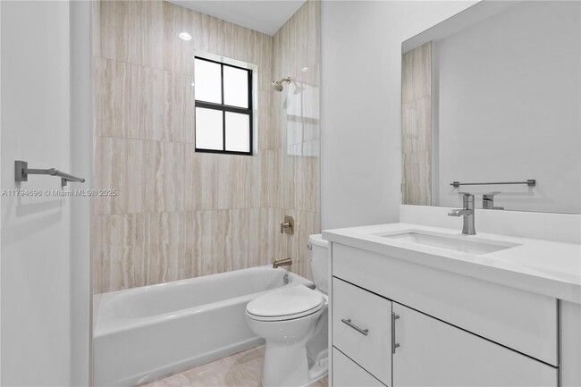 Building Photo - 5745 SW 44th Ct