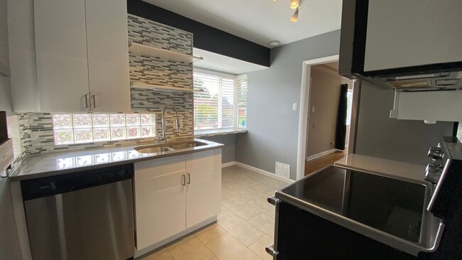 Building Photo - Beautiful Single-Family Home in Denver's Northeast Park Hill Neighborhood