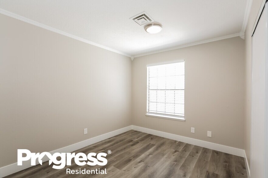 Building Photo - 7700 Blackbird Ave