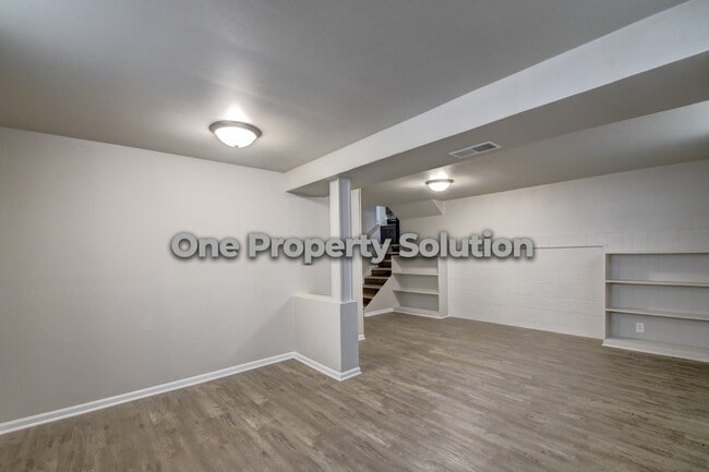 Building Photo - 1330 Cass St
