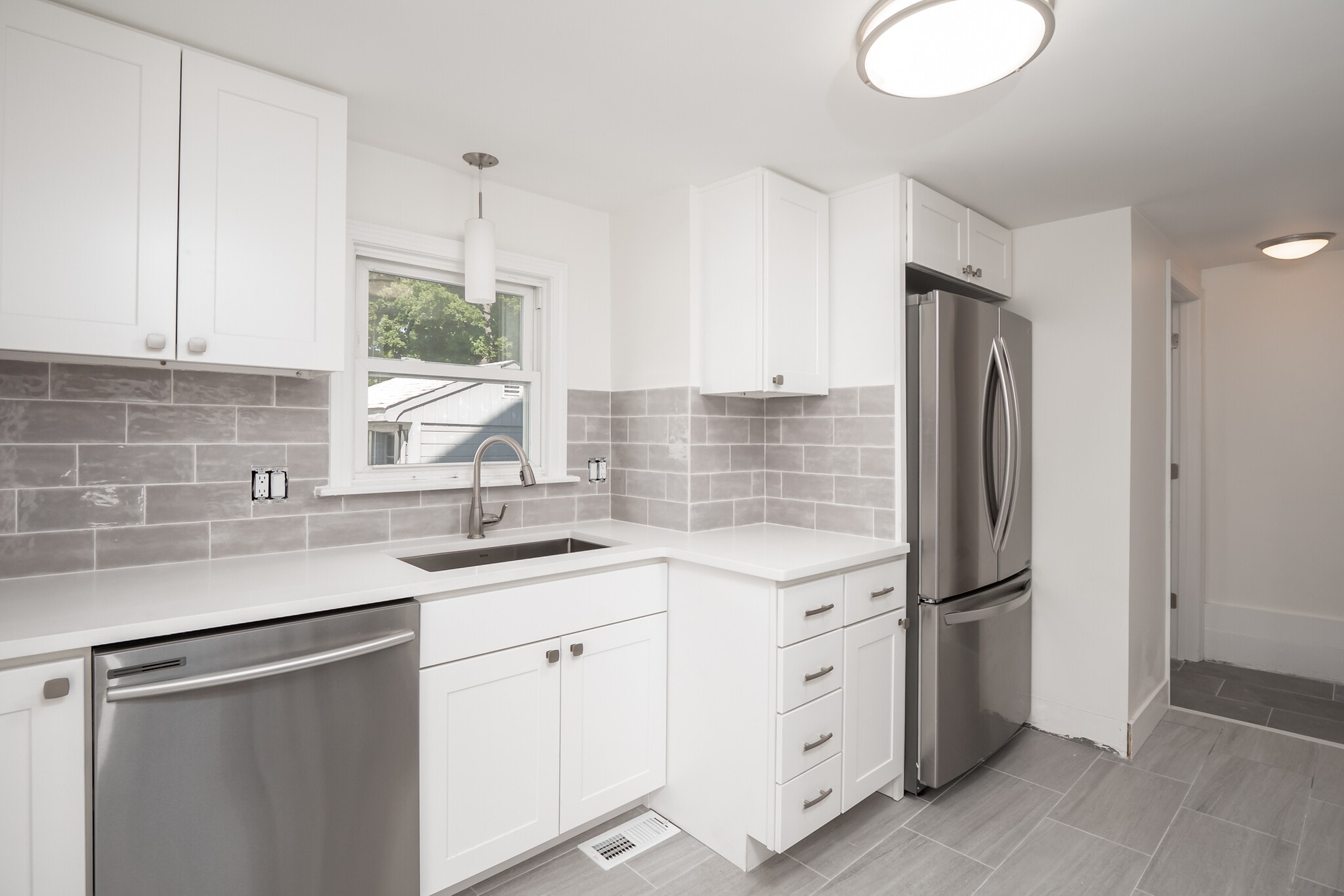 Building Photo - 92 Clinton Place Unit #2