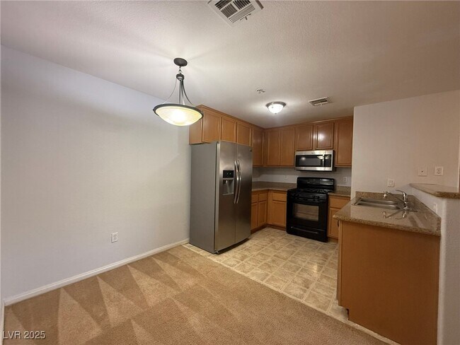 Building Photo - 7701 W Robindale Rd