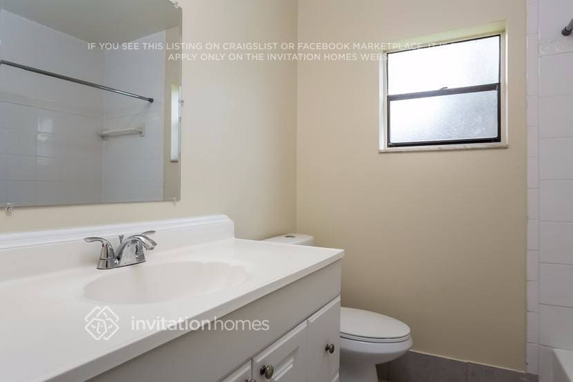 Building Photo - 413 SW 75th Ave