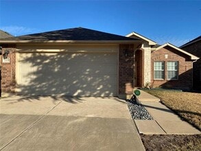 Building Photo - 2209 Cavalry Dr