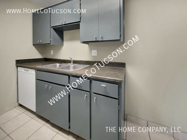 Building Photo - 3993 N Campbell Ave