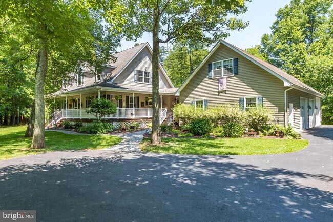 Building Photo - 1577 Chestnut Ridge Rd