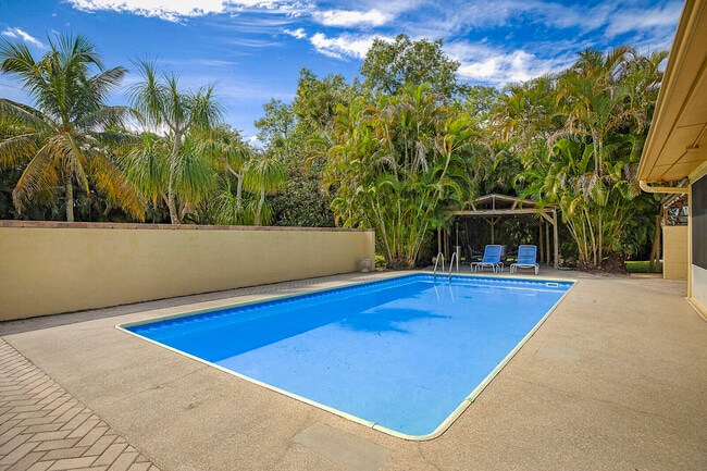 Building Photo - 12812 Raymond Dr