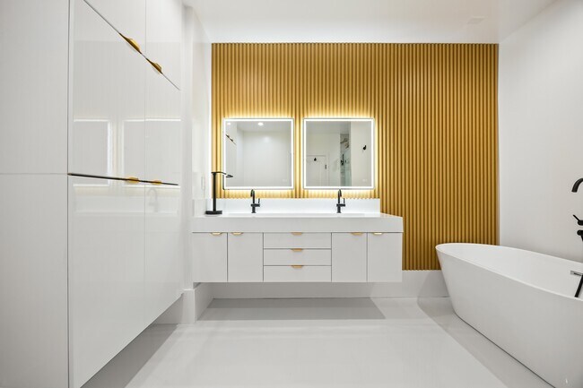 Building Photo - 212 W 64th St