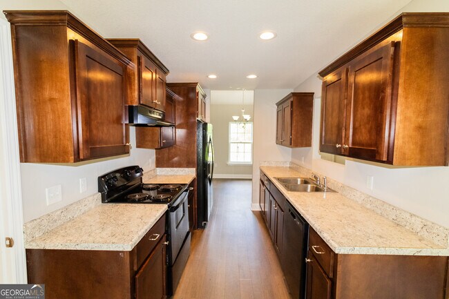 Building Photo - 210 Stillwater Dr