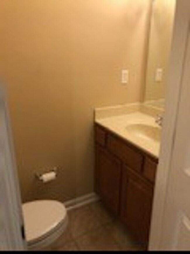 Building Photo - Renovated 4 Bedroom 2.5 Bath Home for Rent!