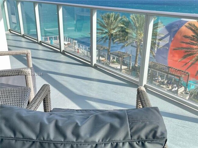 Building Photo - 4111 S Ocean Dr