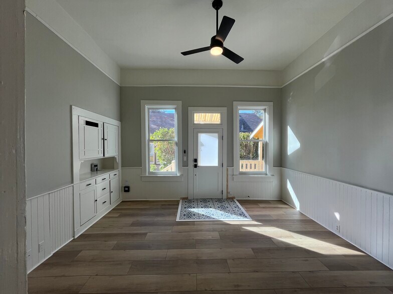 Living/Bedroom - 663 Tupper St