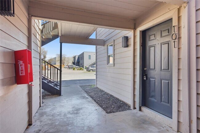 Building Photo - 2705 Windswept Cove