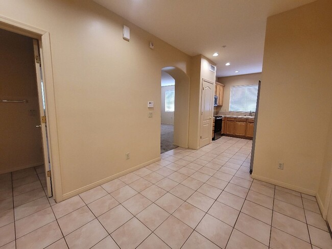 Building Photo - 12608 Mountainside Dr