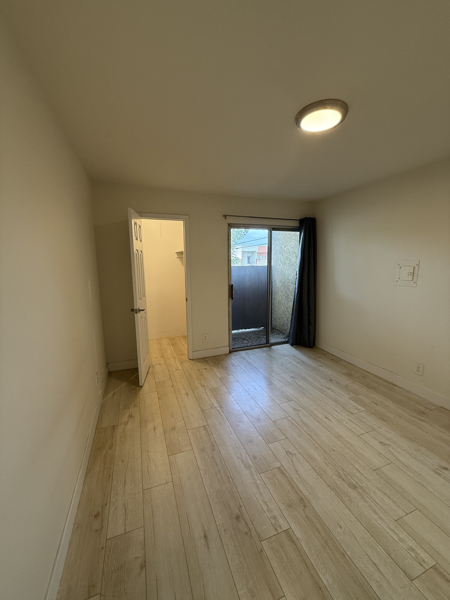 Building Photo - 409 Burchett St