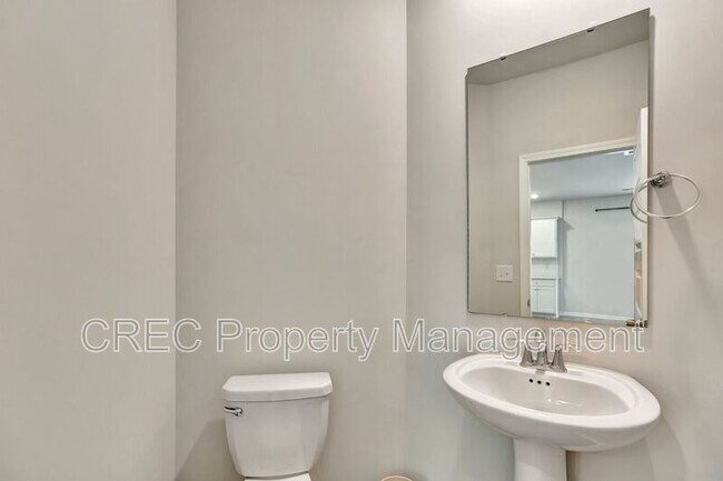 Building Photo - 146 Red Blf St