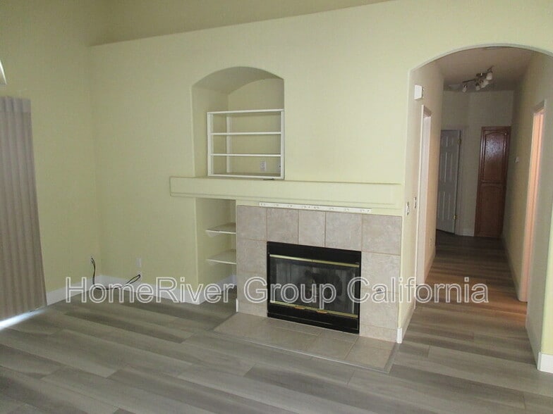 Building Photo - 121 Gilded Rock Cir