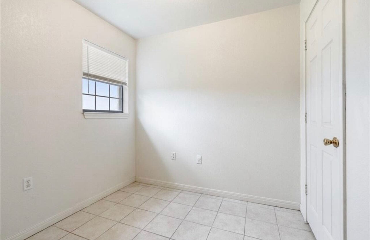 Building Photo - 317 N Katy Rd