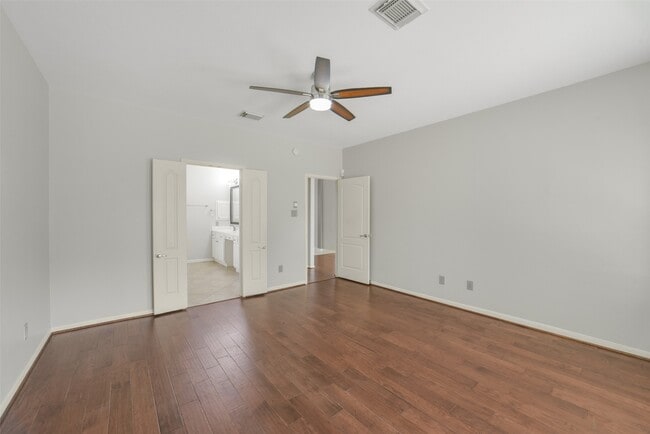 Building Photo - 402 Sterling Heights Ln