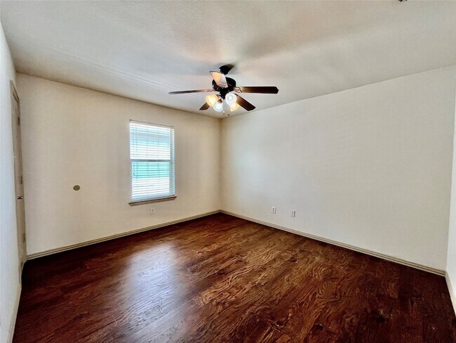 Building Photo - 1005 Tallahassee Dr