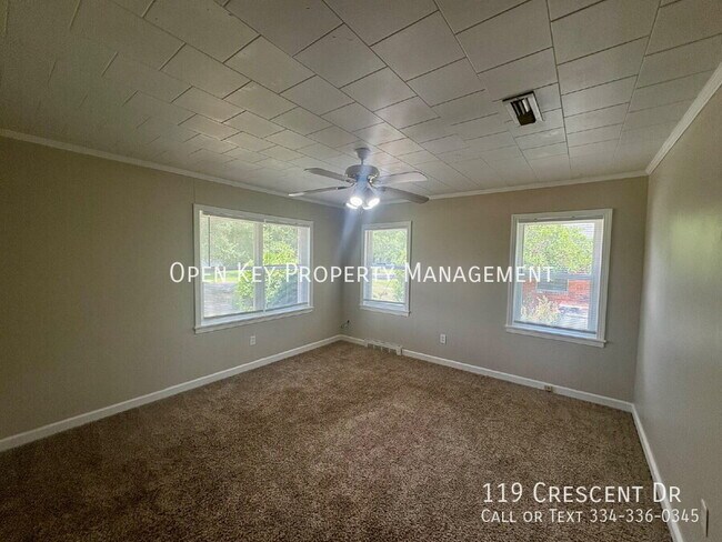 Building Photo - 119 Crescent Dr