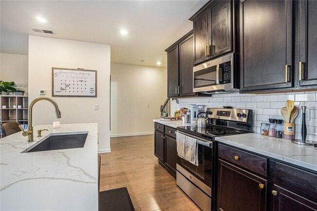 Building Photo - 5526 Donerail St