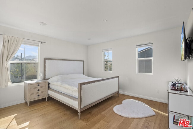 Building Photo - 27751 Dyer Wy