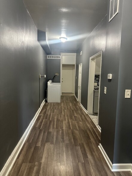 Building Photo - 1409 McCulloh St