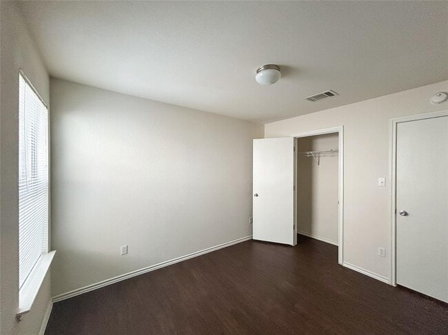 Building Photo - 232 Brandons Way