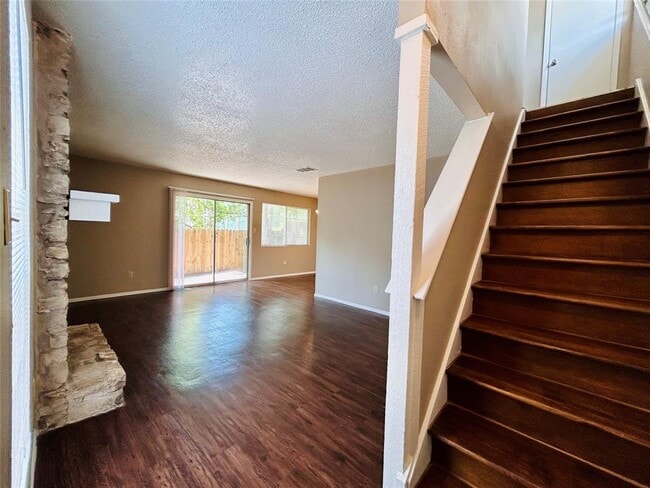 Building Photo - 1507 No Mor Cove