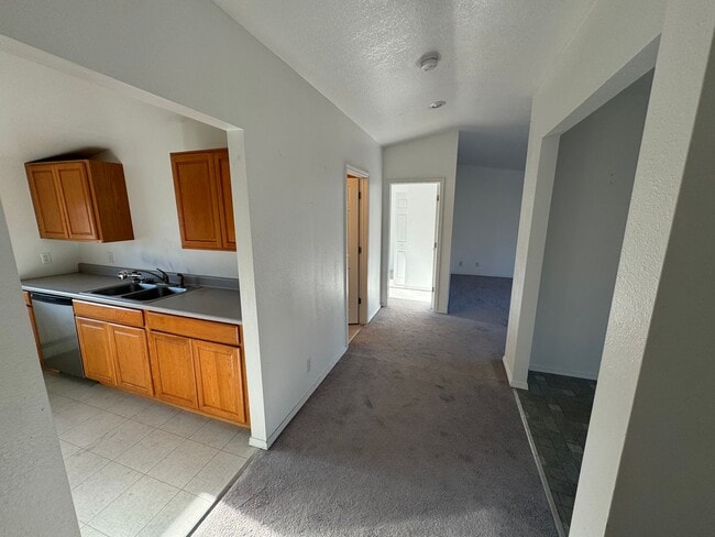 Building Photo - 5800 E Beaver Ave