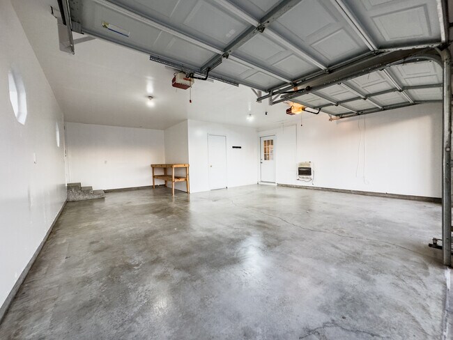 Building Photo - 398 Shady Brook Dr