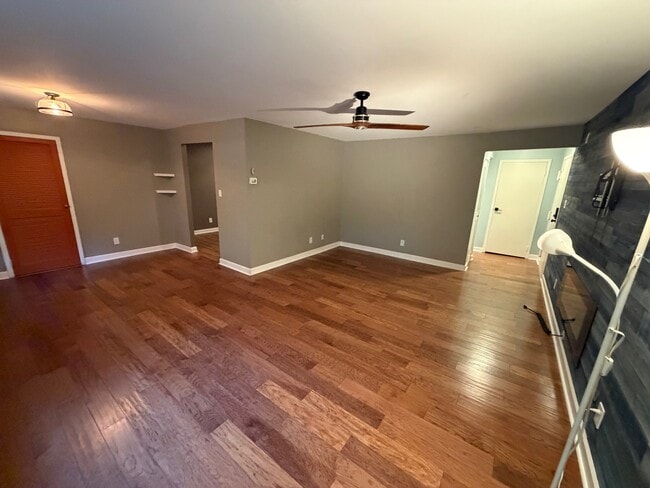 Building Photo - 4000 Gypsy Ln