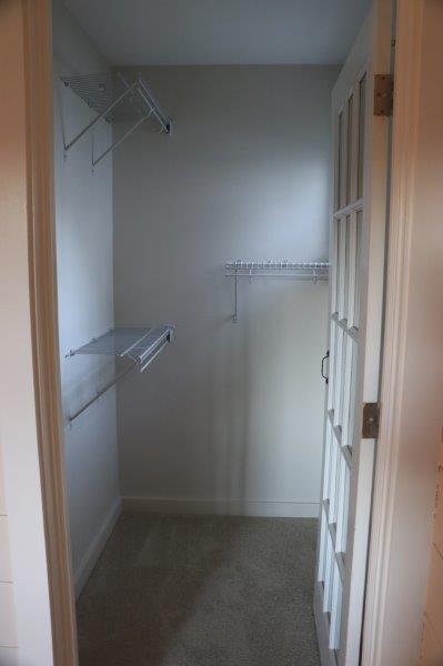 Building Photo - 300 Caroline St